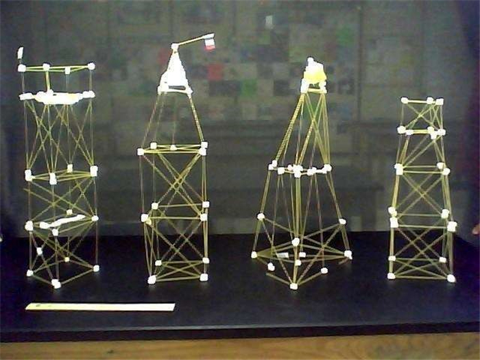 面條筑塔